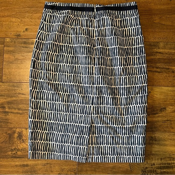 BODEN Navy/White Pencil Skirt Size 4R EUC - Picture 2 of 3